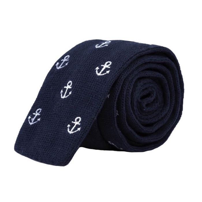 Corbata tejida color azul marino con anclas marineras